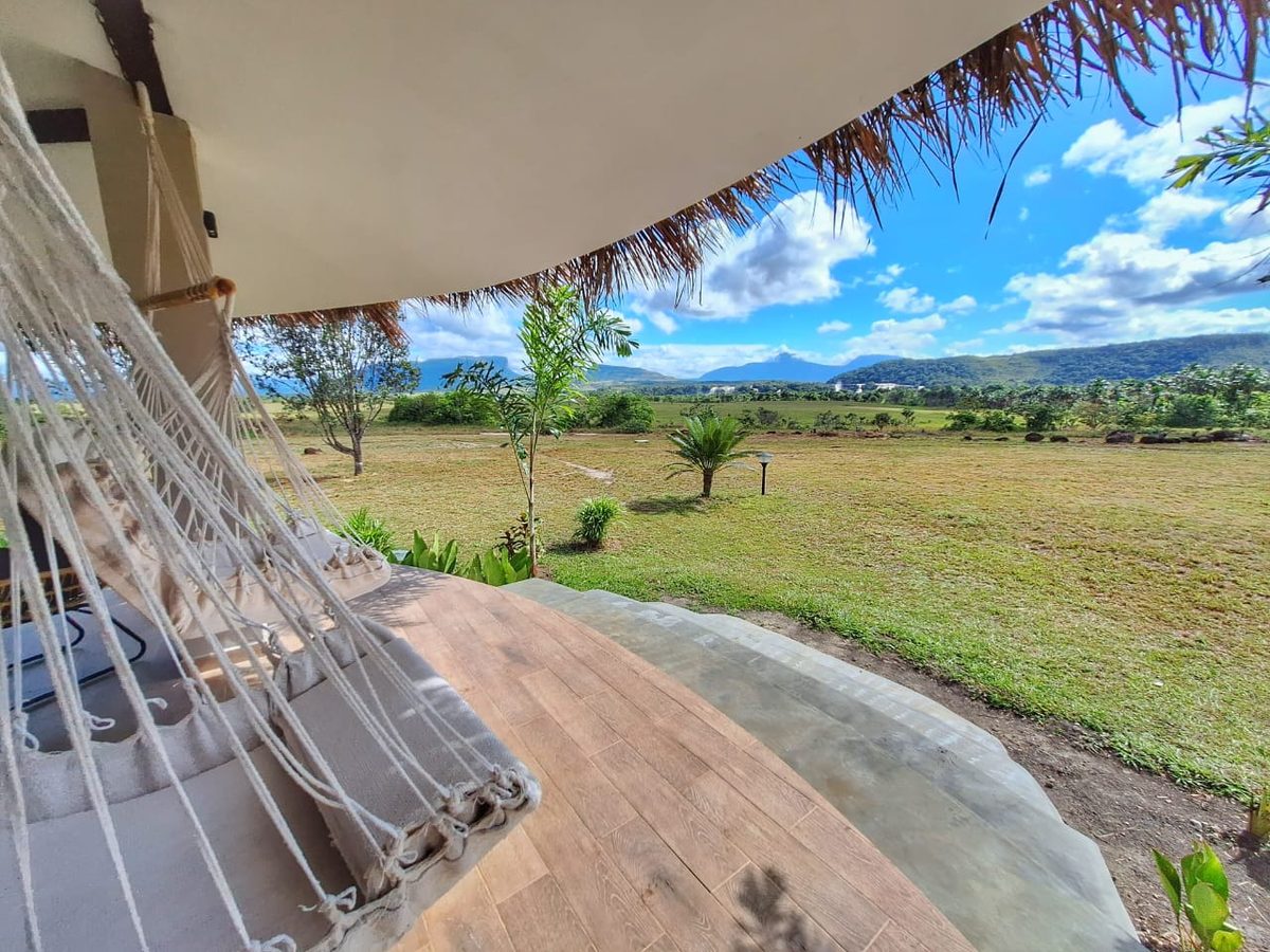 Terraza con hamaca en el Campamento Tibisay